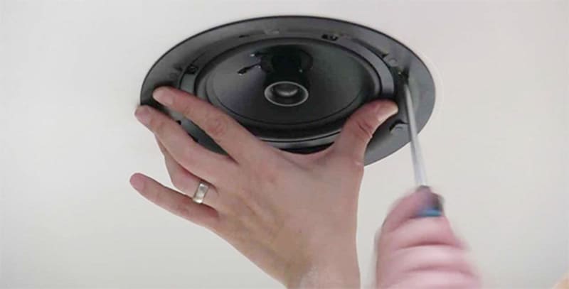 Cách khắc phục sự cố loa âm trần không phát tiếng