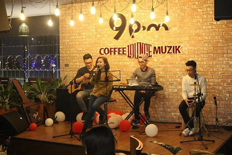 Cách chống hú micro cho quán cafe acoustic hiệu quả Cách chống hú micro cho quán cafe acoustic hiệu quả